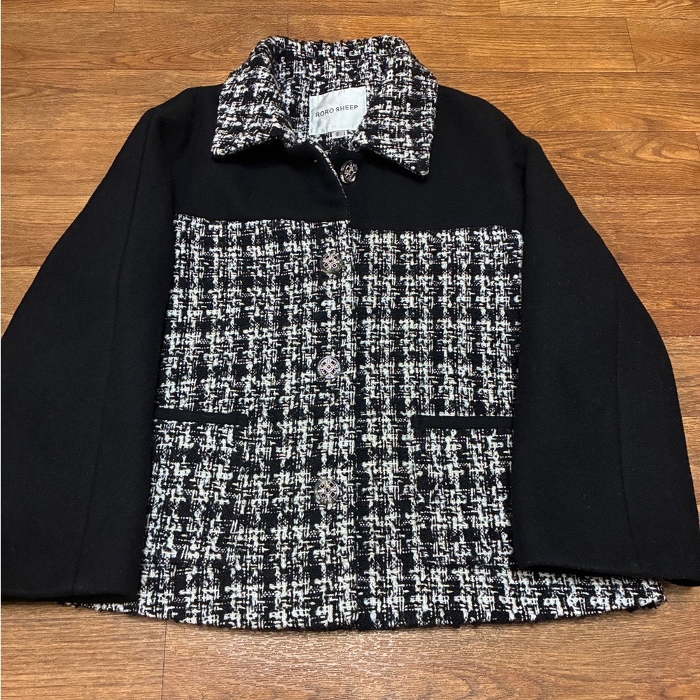 Women’s Roro Sheep Tweed Black, White and Gold Metallic Jacket Size Small
